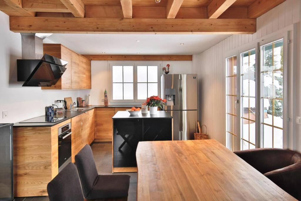 Exklusives Chalet Mit Traumhafter See- Und Bergsicht Seelisberg Bagian luar foto
