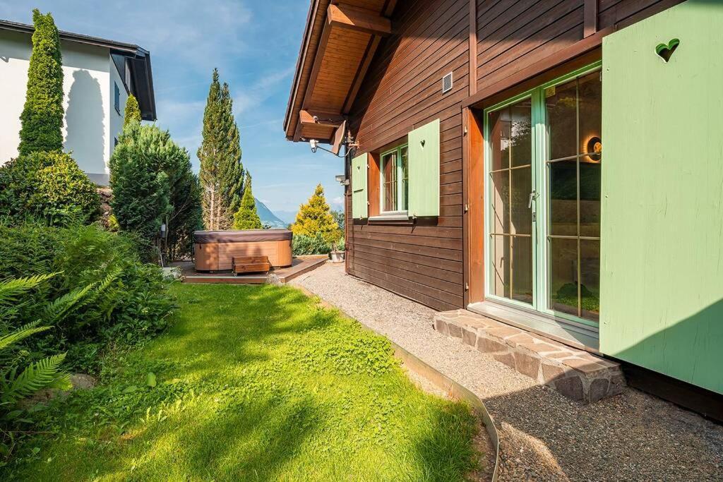 Exklusives Chalet Mit Traumhafter See- Und Bergsicht Seelisberg Bagian luar foto