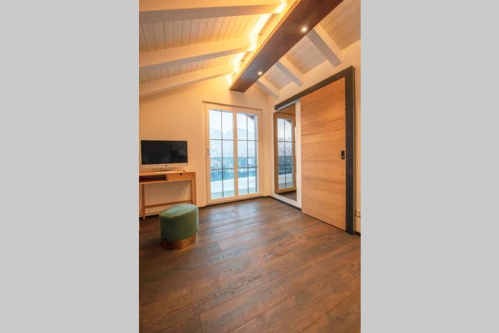 Exklusives Chalet Mit Traumhafter See- Und Bergsicht Seelisberg Bagian luar foto